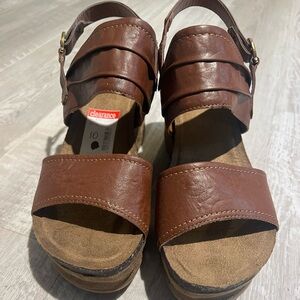 Ruff Hewn Women's Tan Leather Sandals